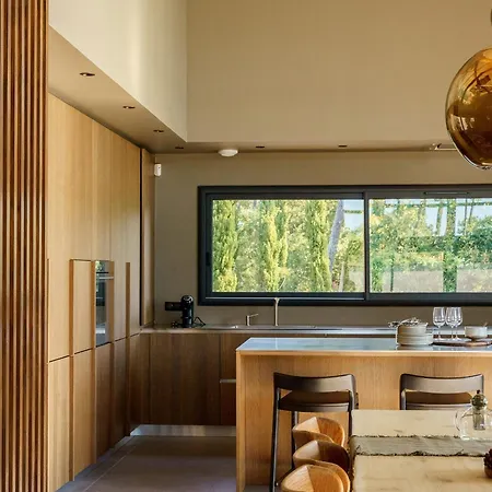 Maison Chapron De Standing Avec Piscine, Calme Et Golf A Vila