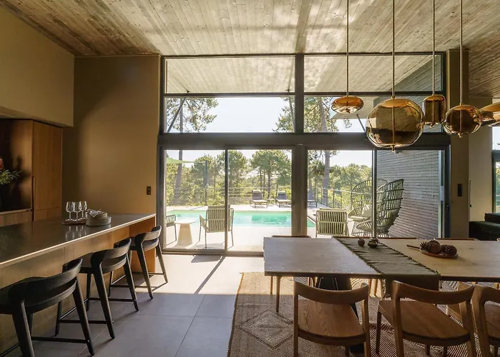 Maison Chapron De Standing Avec Piscine, Calme Et Golf A *